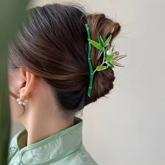 Pearl Bamboo Hair Claw – Aesthetic Gold & Green Clip main image 7
